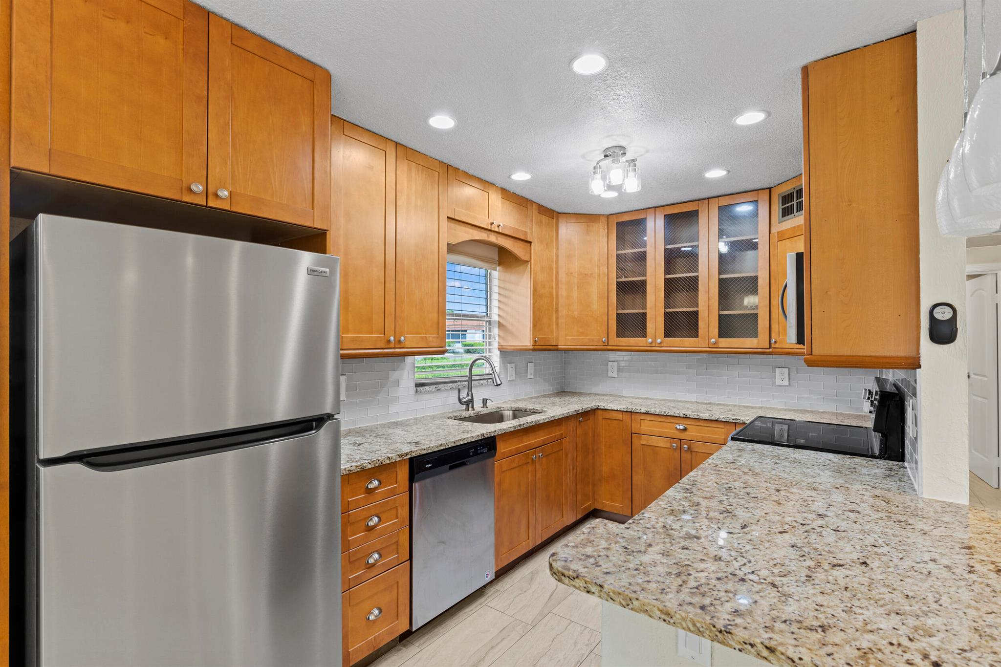 Welcome to Kings Point in Delray Beach--a vibrant 55+ community offering resort-style living. This 2/2 rental includes access to two pools, a clubhouse with a live theater, fitness center, billiards room, tennis courts, golf, and a wide range of social activities and classes. Residents enjoy a complimentary shuttle to nearby shopping centers, medical offices, grocery stores, places of worship, and the beach. Just minutes from Downtown Delray's restaurants, boutiques, and cultural attractions. Enjoy the best of active adult living in South Florida! Recent updates to the unit include new shower doors, new washer, newer AC unit and water heater!