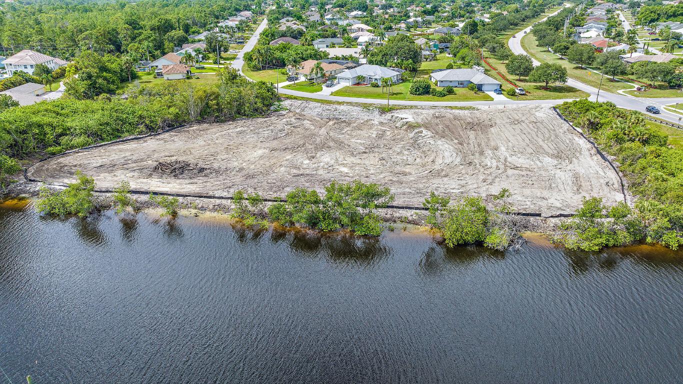 View photos, virtual tours, details... 2805 SE Peru Street