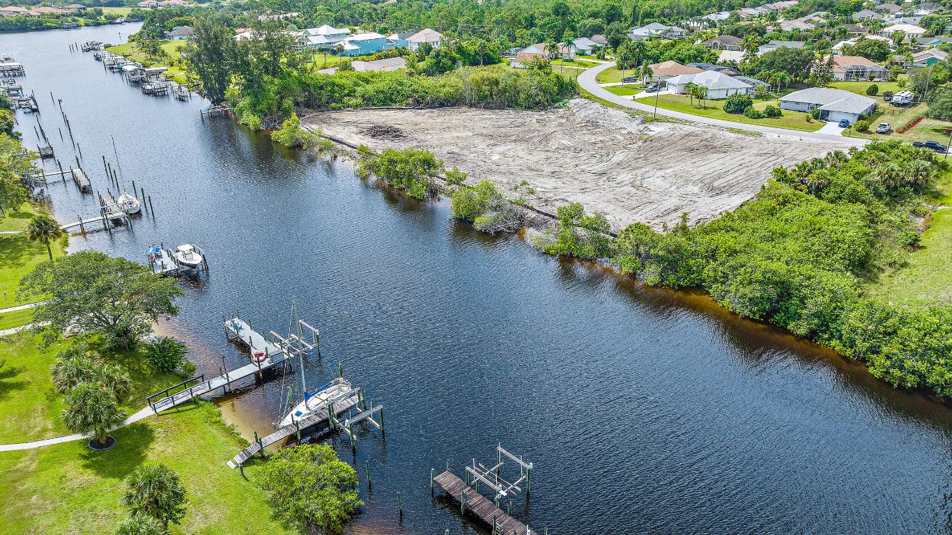 View photos, virtual tours, details... 2805 SE Peru Street