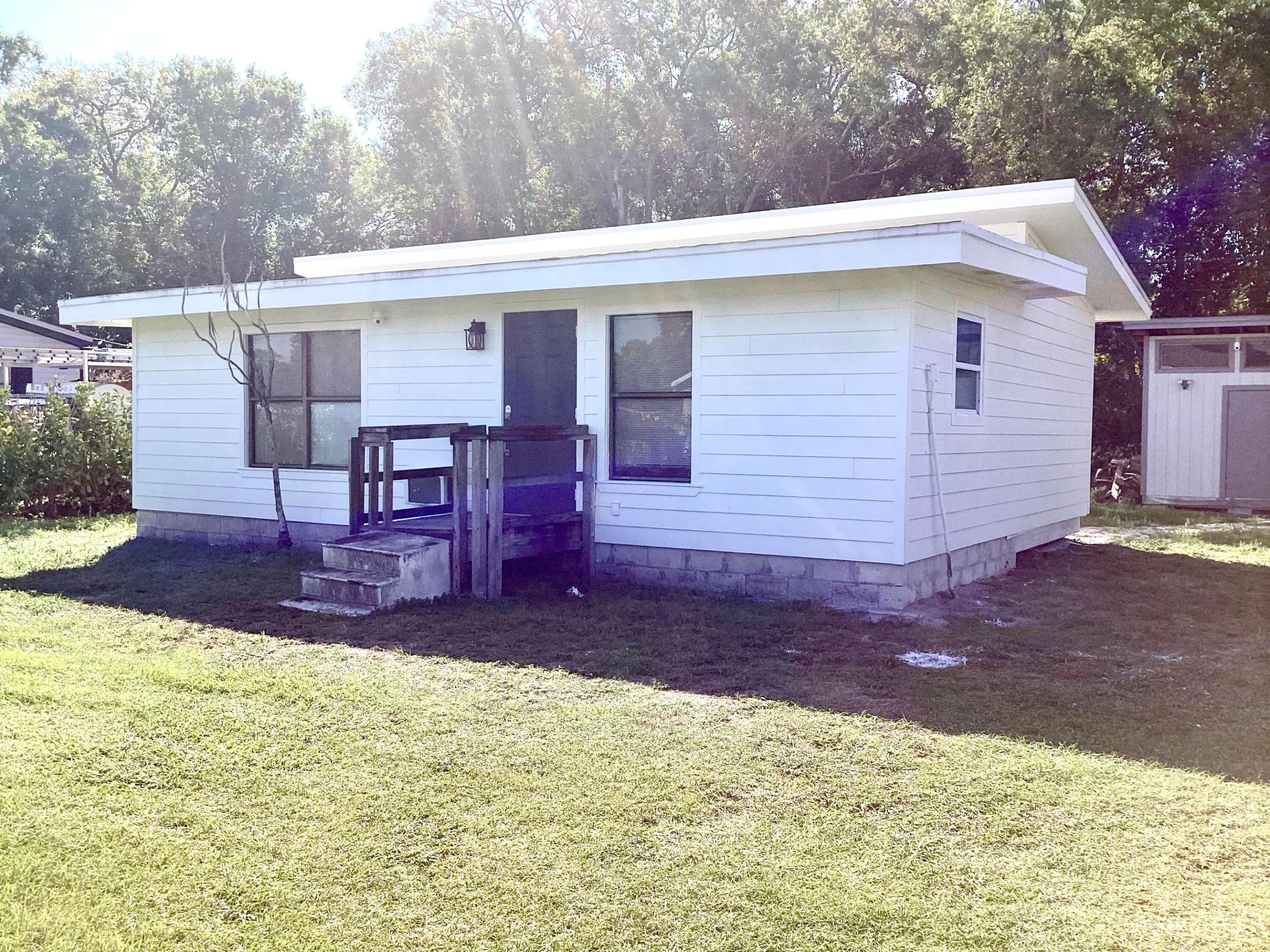 SUNSHINE PARKWAY MANOR UNRECORDED - Residential