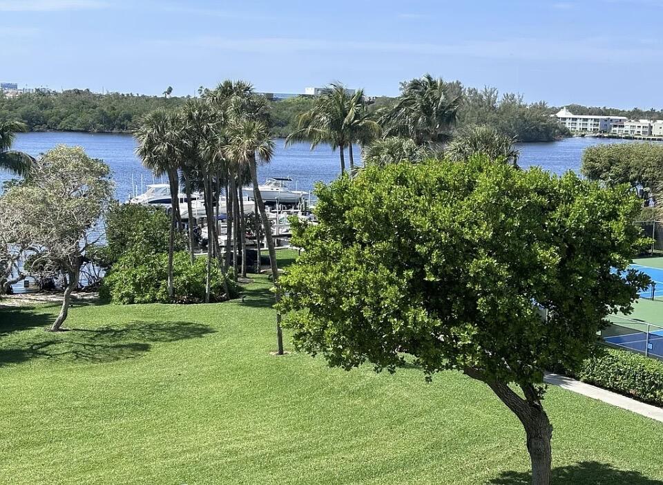 2001 N Ocean Boulevard 305