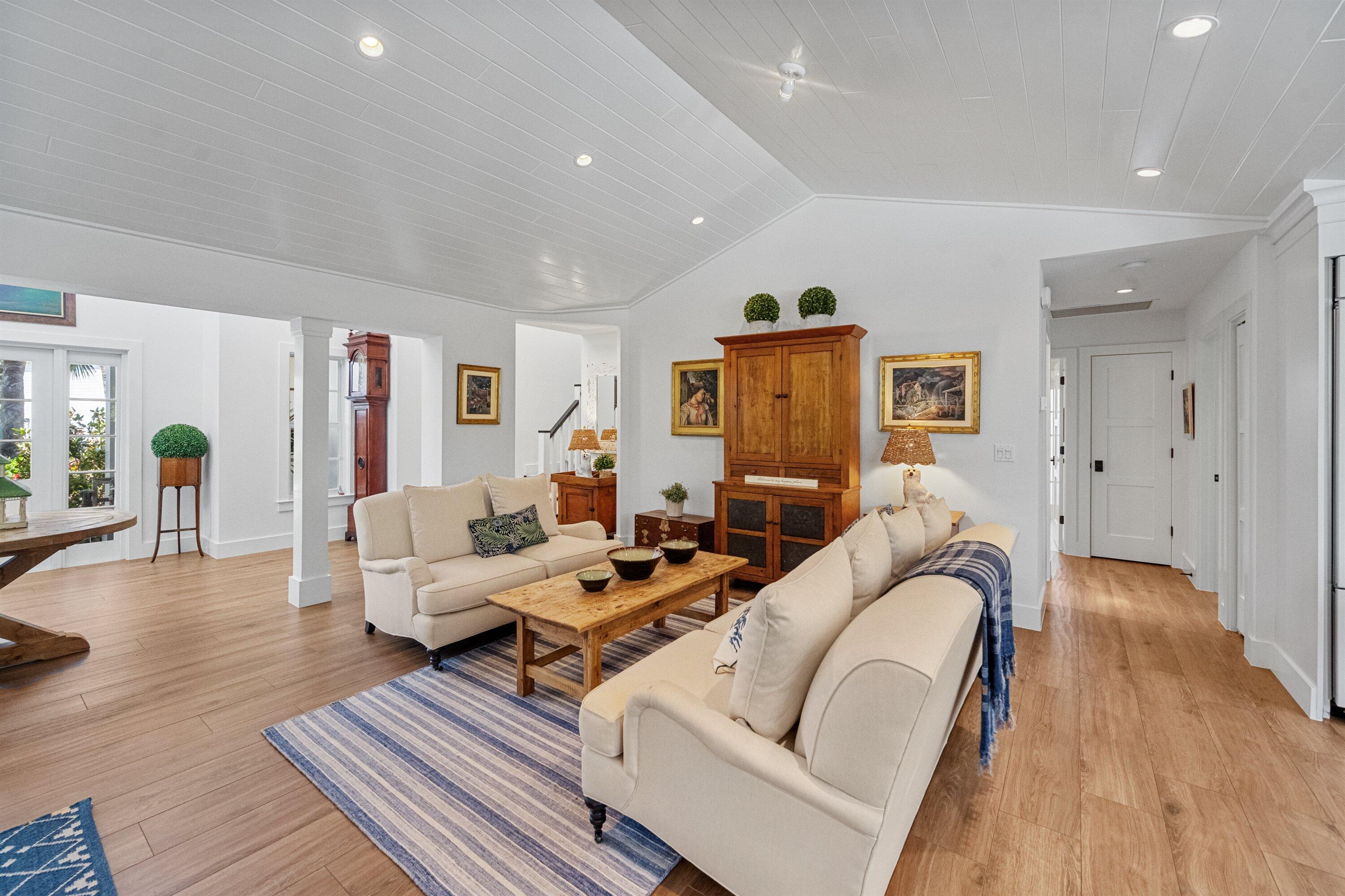 JUPITER INLET BEACH COLONY - Residential