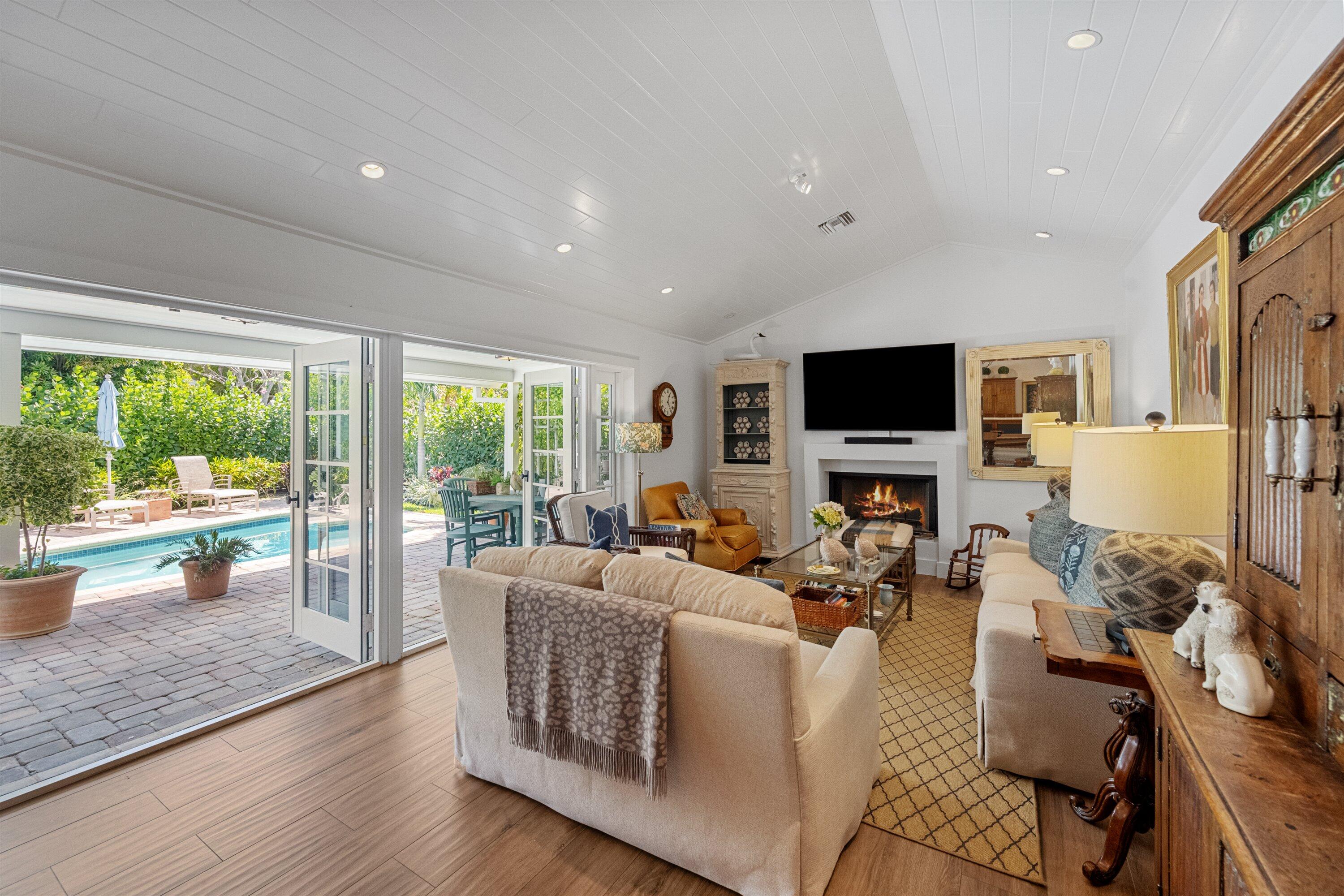 JUPITER INLET BEACH COLONY - Residential