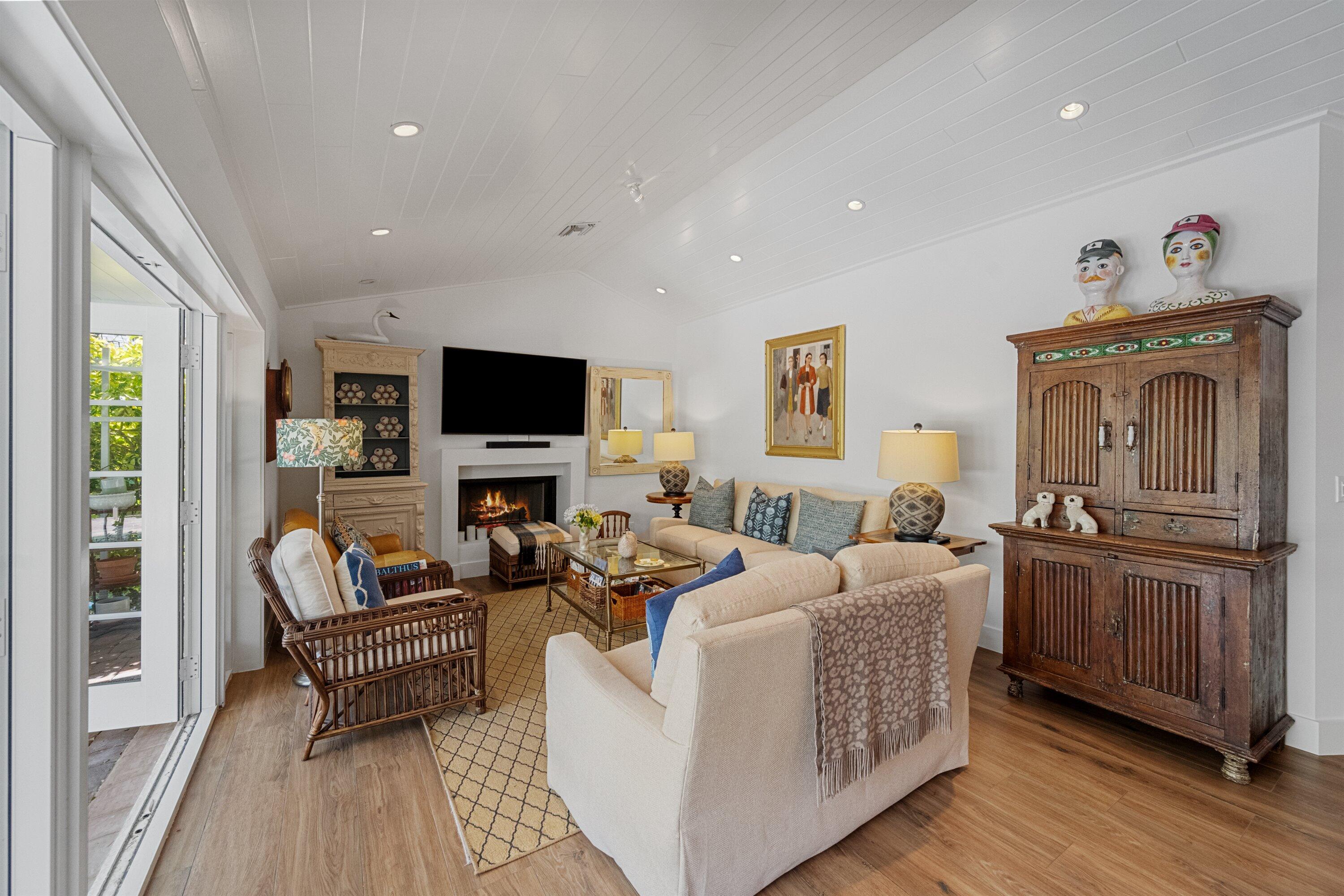 JUPITER INLET BEACH COLONY - Residential