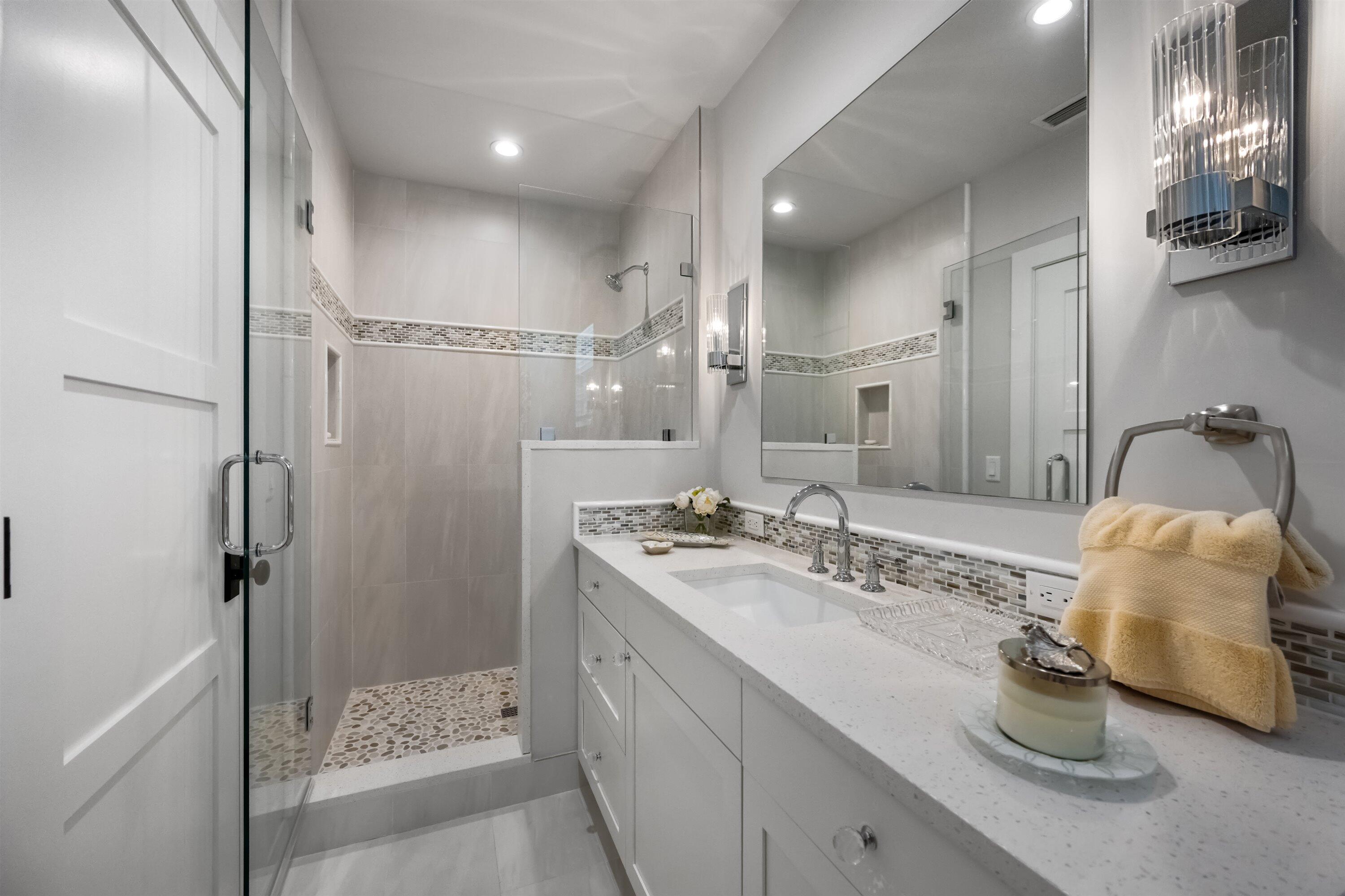 JUPITER INLET BEACH COLONY - Residential