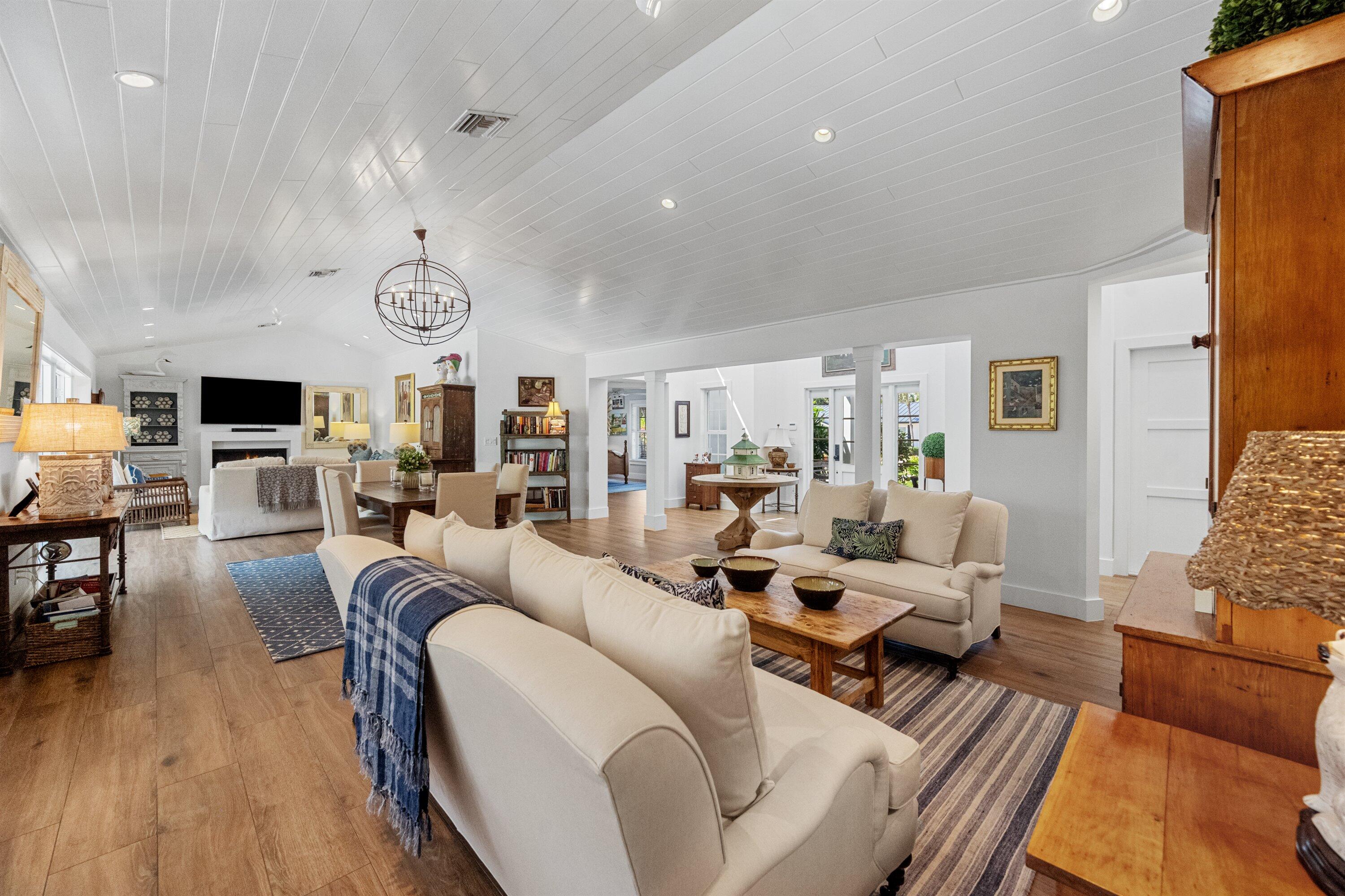 JUPITER INLET BEACH COLONY - Residential