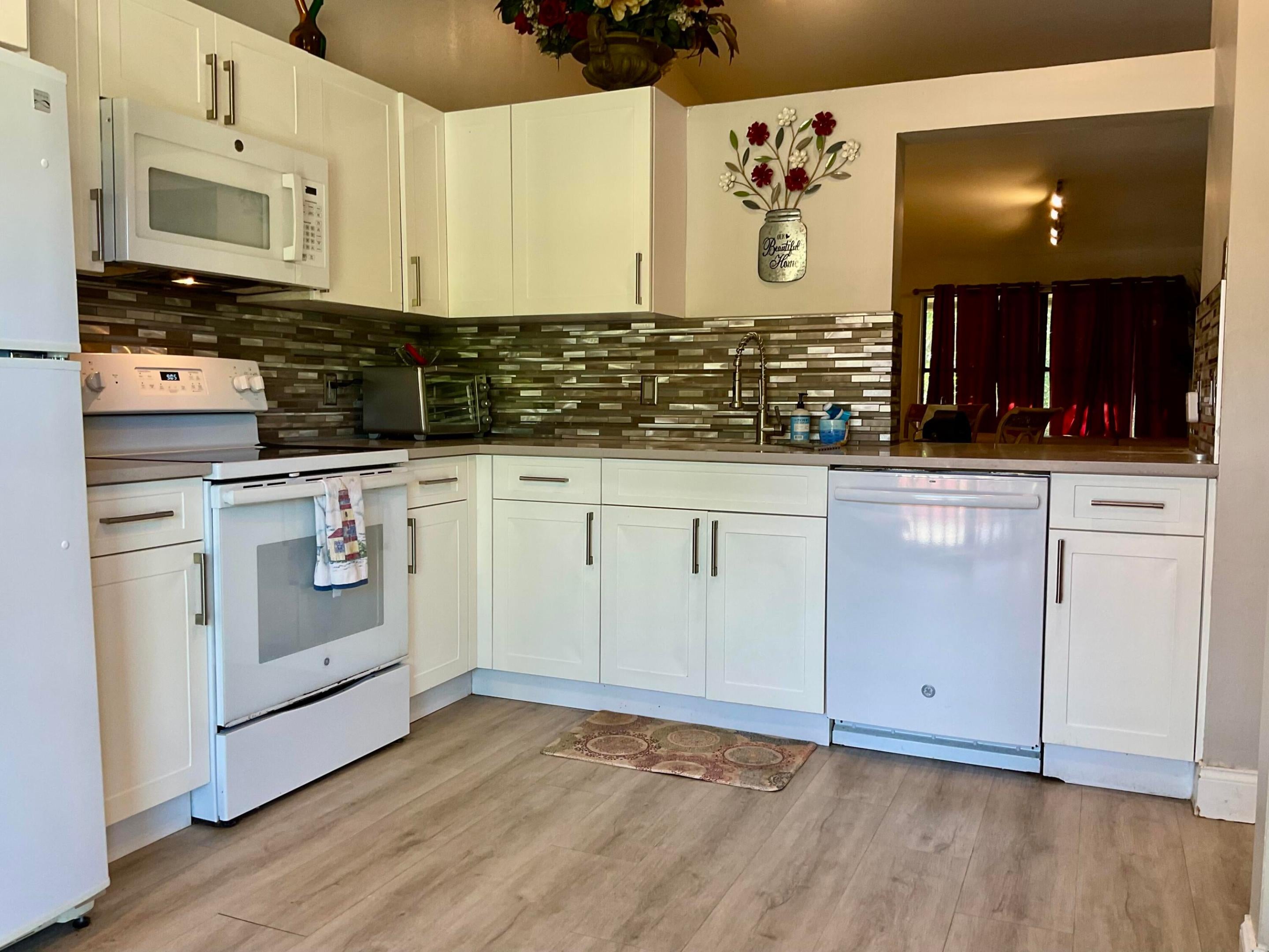 Properties 13045 Albright Court 11