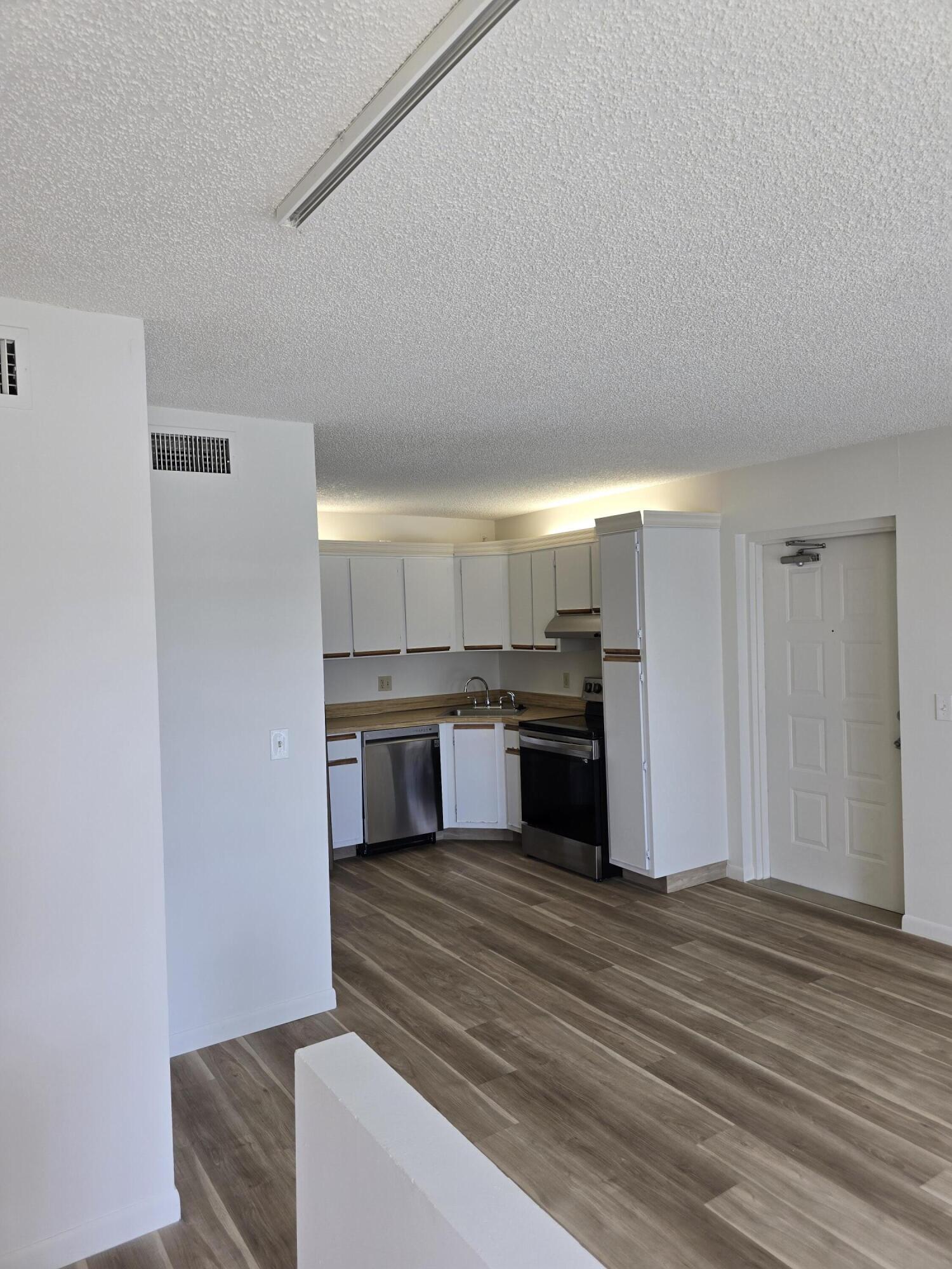 Palm Club Village 2 - Residential Lease