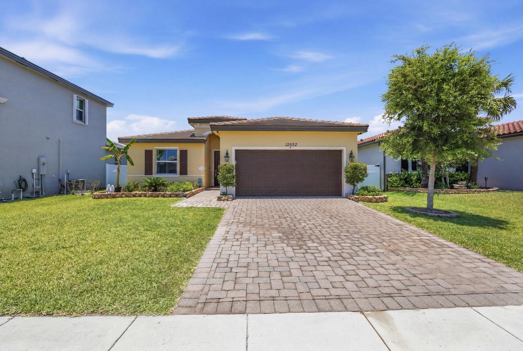 Photo of 12552 NW Toblin Lane, Port Saint Lucie, FL 34987 (MLS # B26039014)