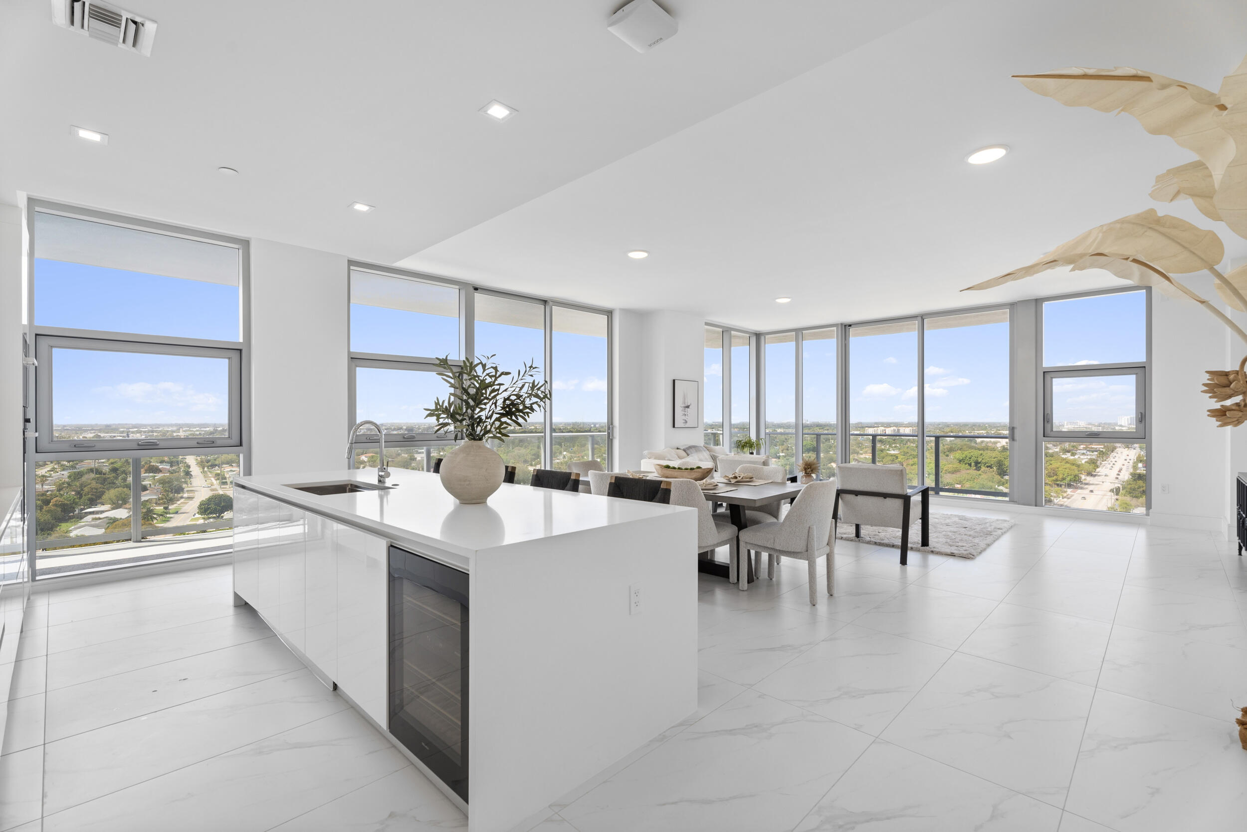 NAUTILUS 220 CONDO - Residential