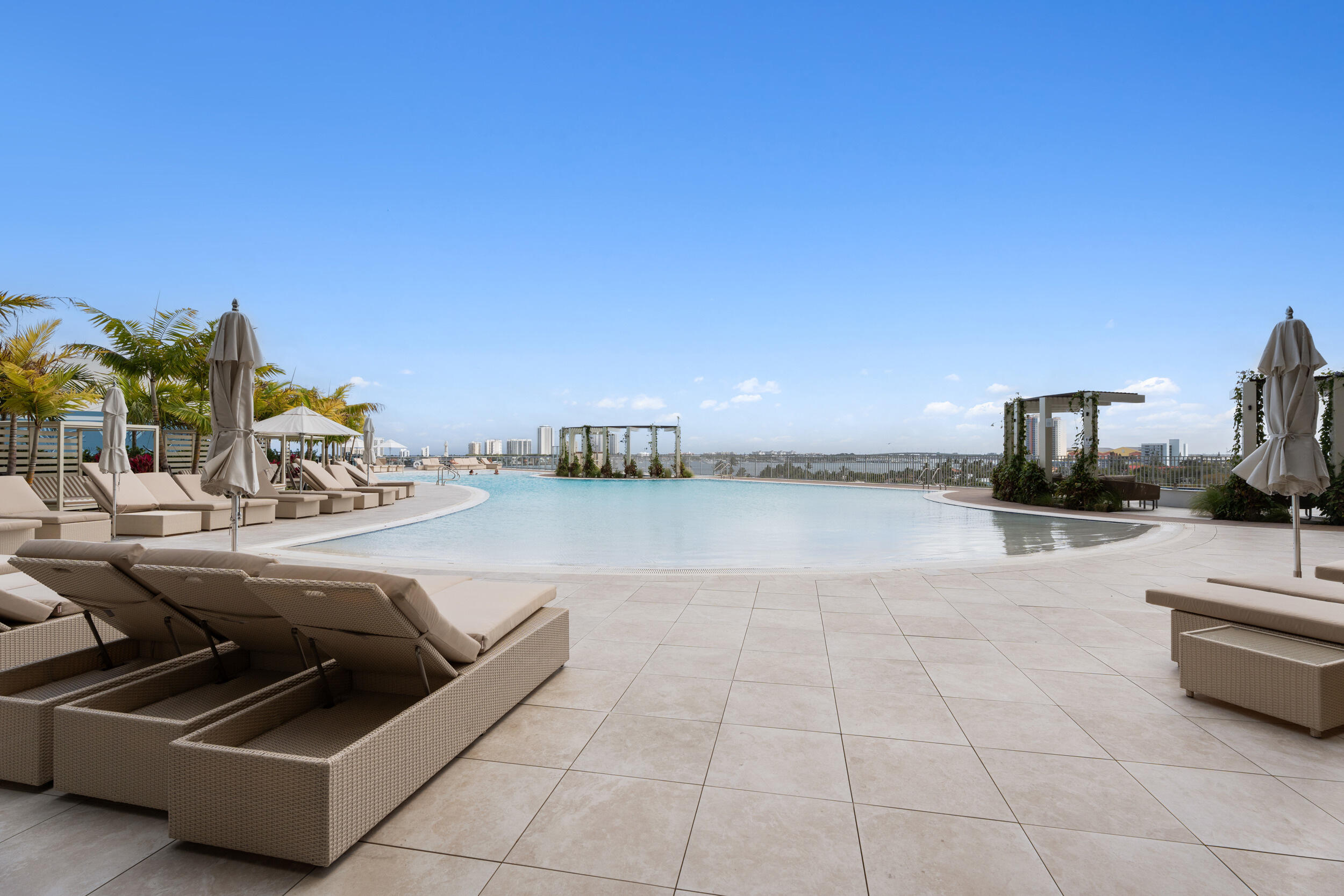 NAUTILUS 220 CONDO - Residential