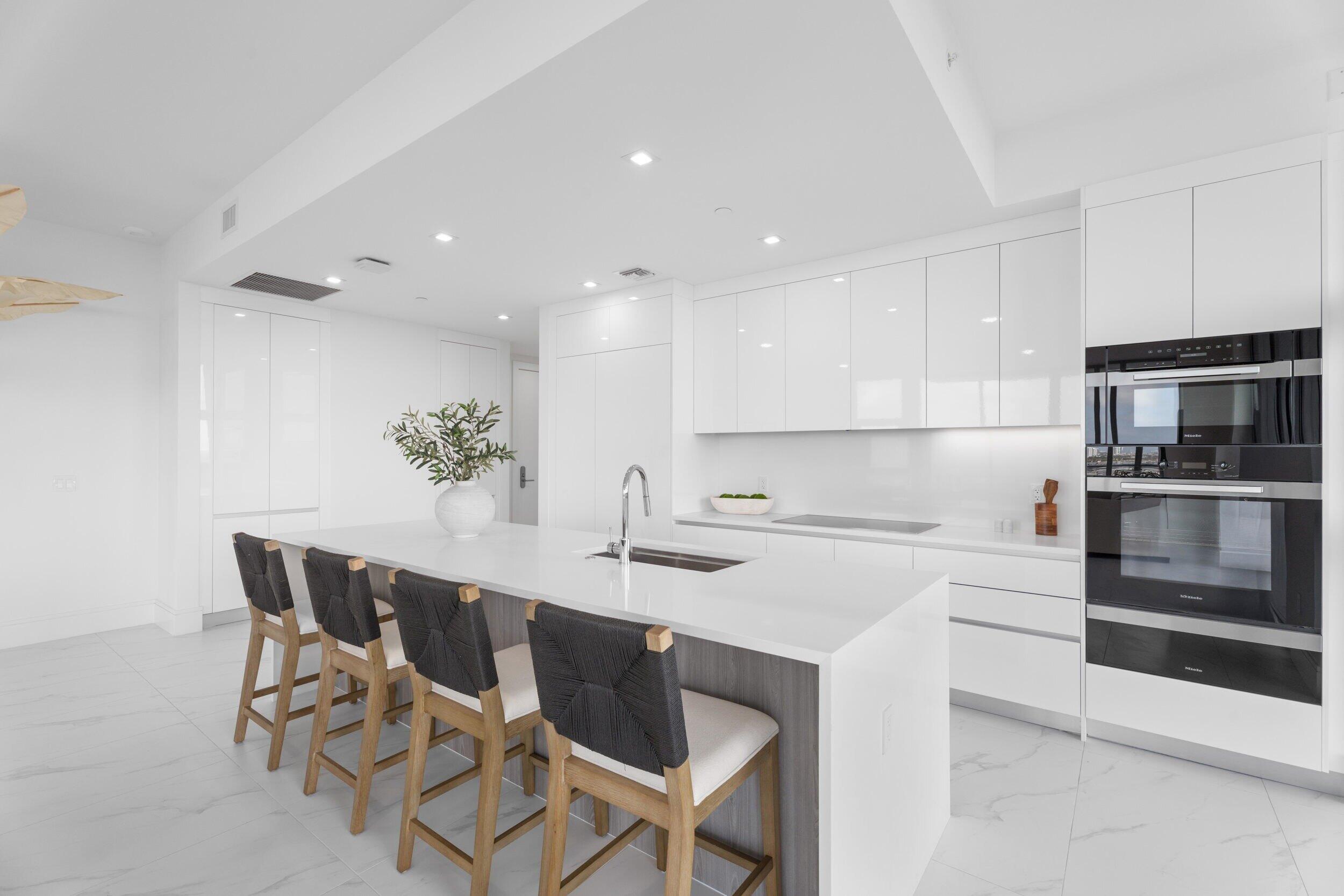 NAUTILUS 220 CONDO - Residential