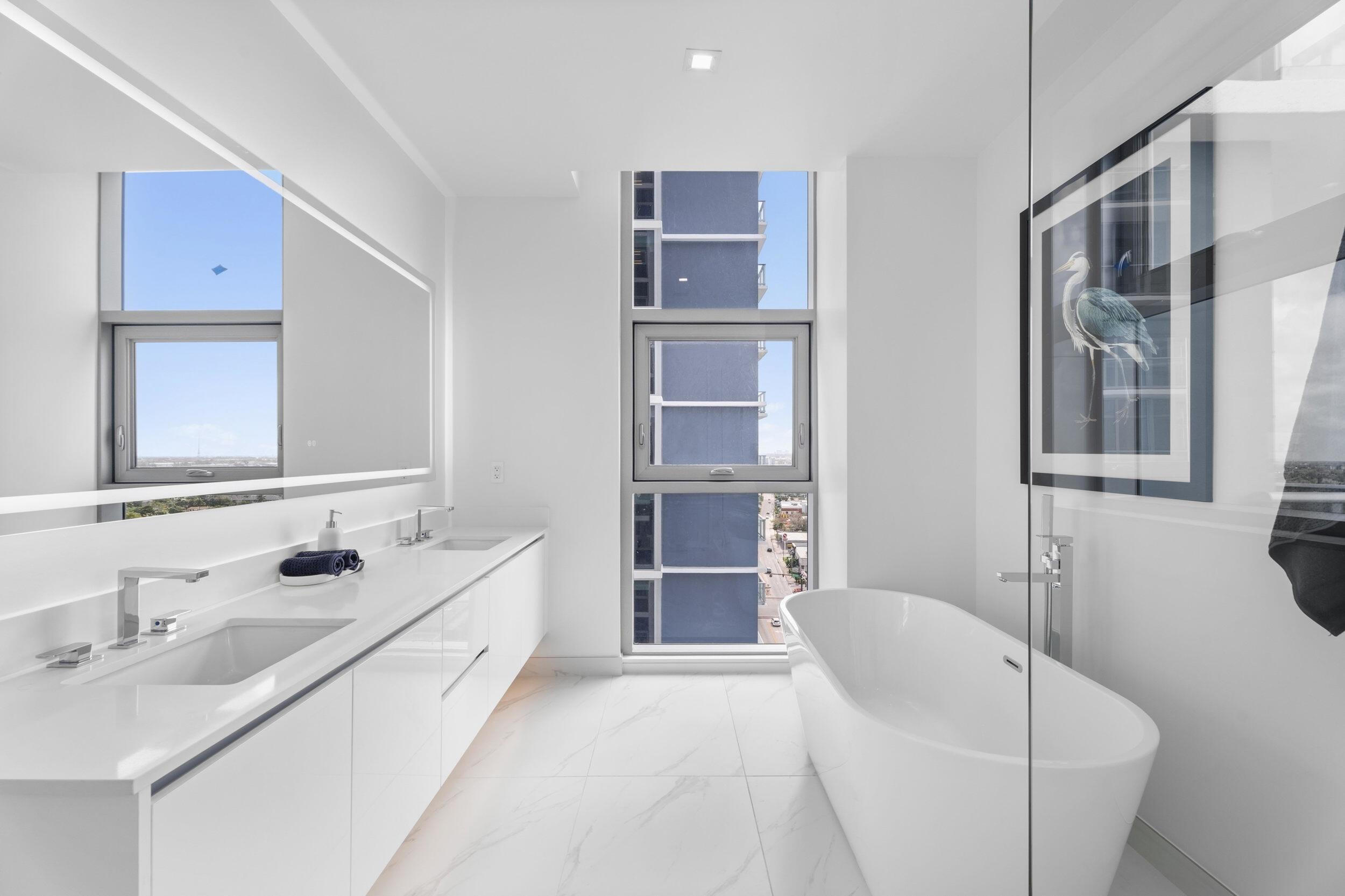 NAUTILUS 220 CONDO - Residential