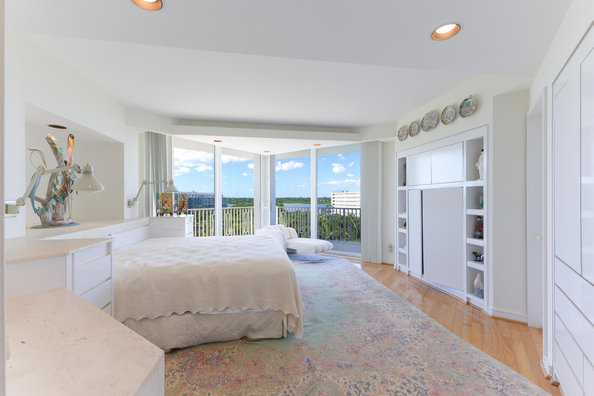 TWENTY FIVE HUNDRED SOUTH - Residential