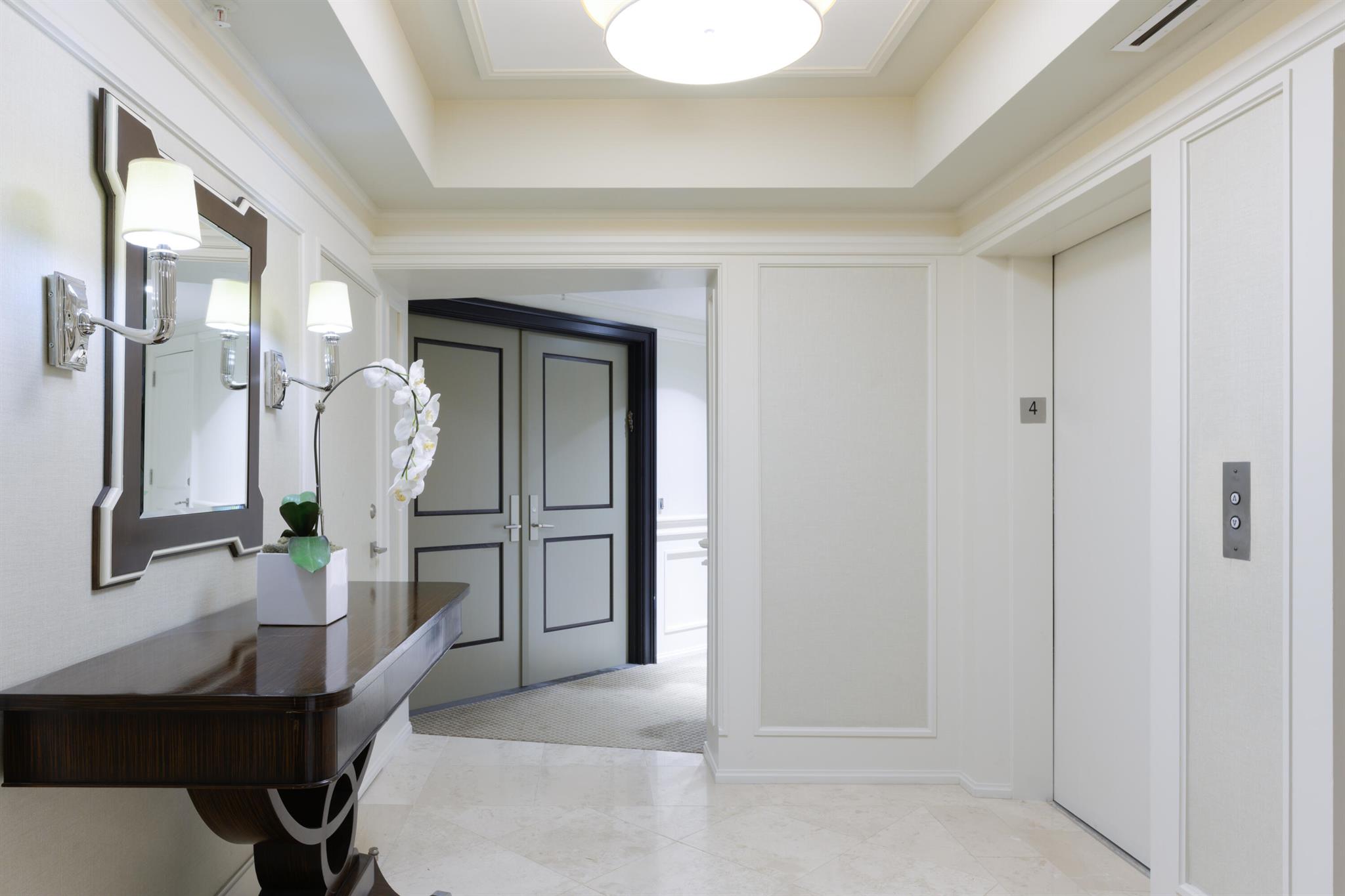 TWENTY FIVE HUNDRED SOUTH - Residential