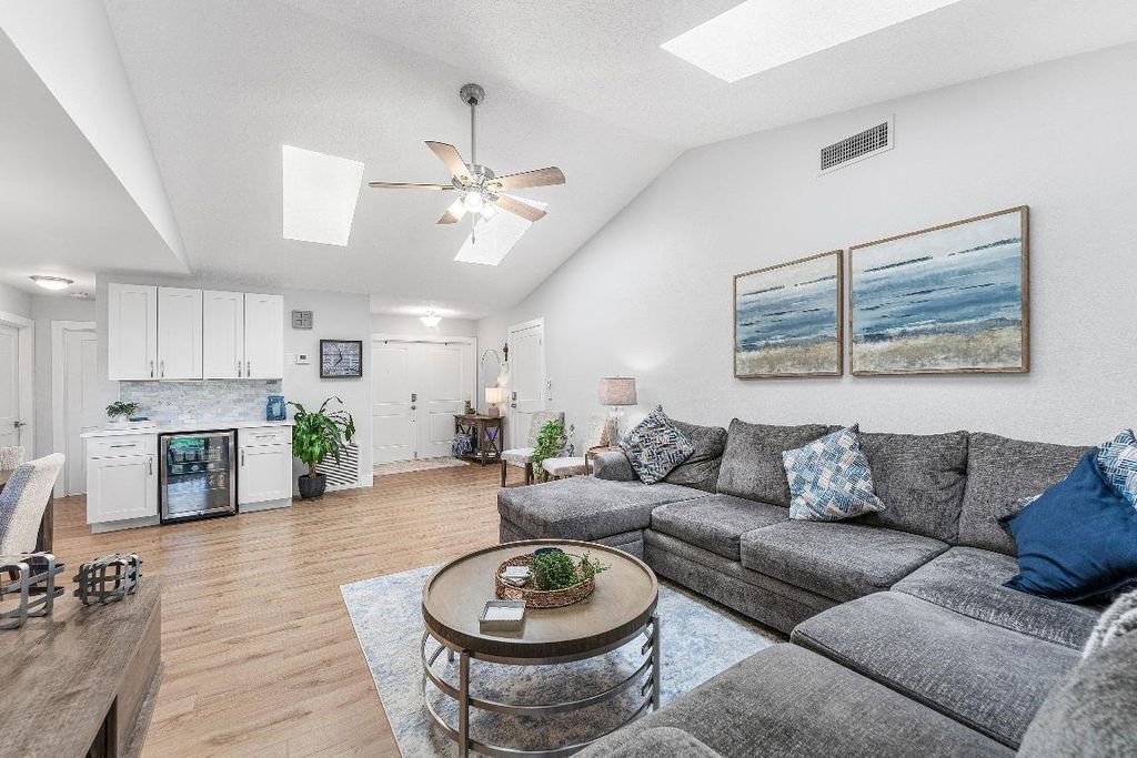 Photo of 6194 Brandon Street, Palm Beach Gardens, FL 33418 (MLS # R11141457)