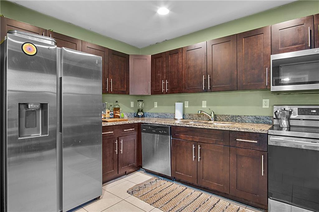 OAKLAND PARK 2ND ADD - Residential