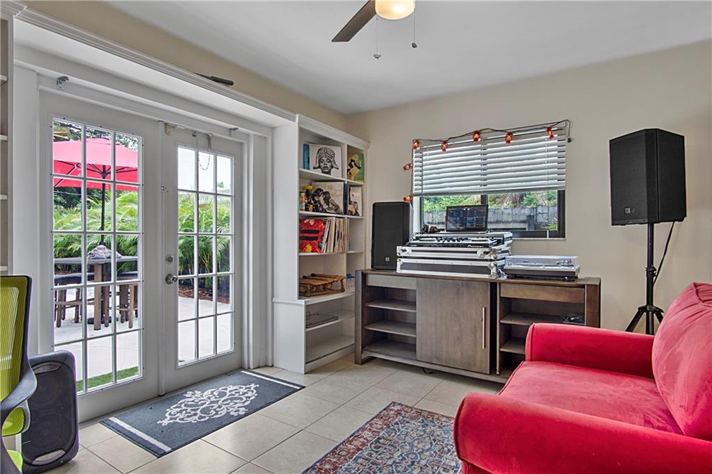 OAKLAND PARK 2ND ADD - Residential