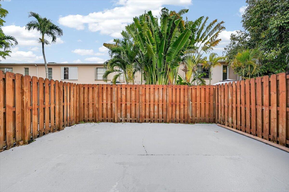 NOVA NORTH CONDOMINIUM 1 - Residential