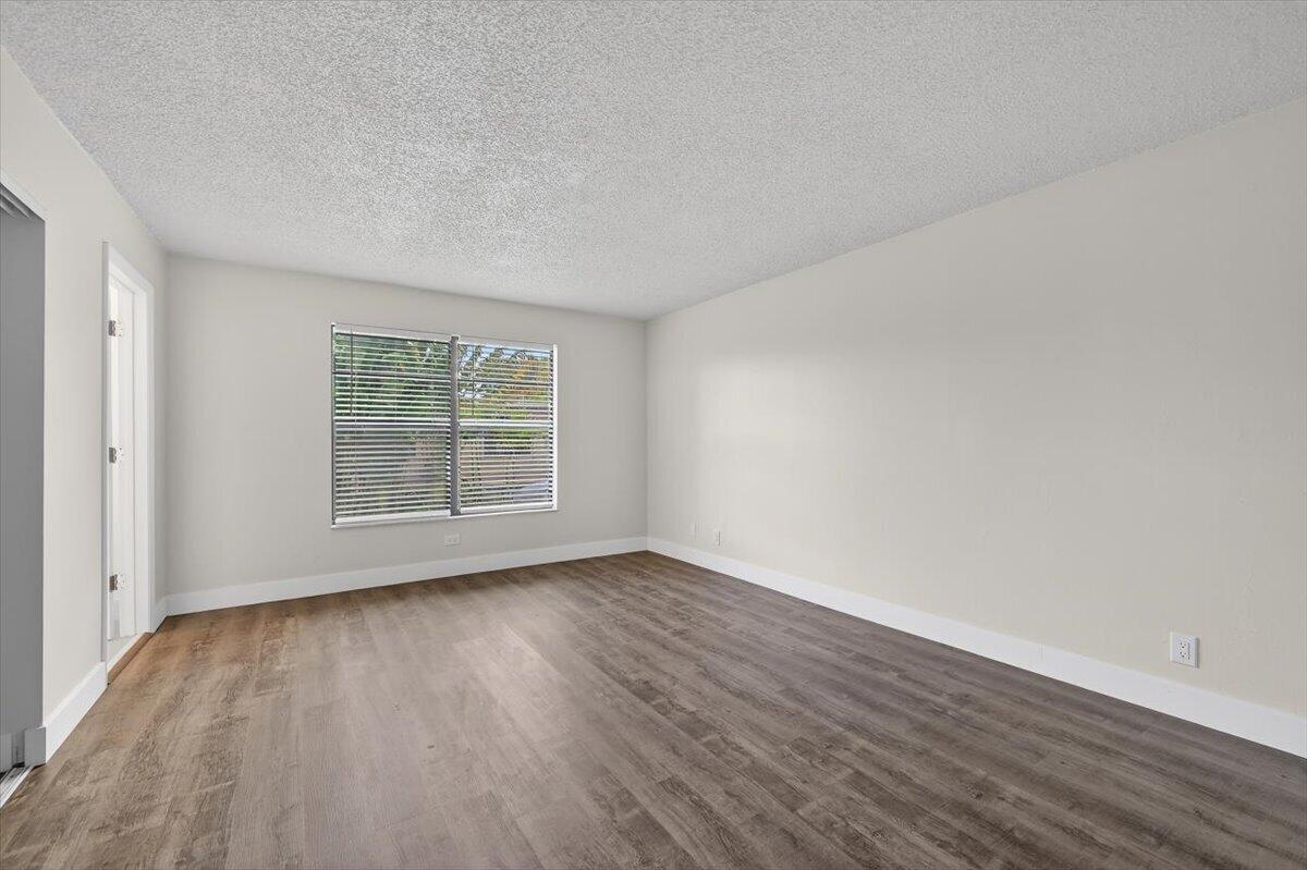 NOVA NORTH CONDOMINIUM 1 - Residential