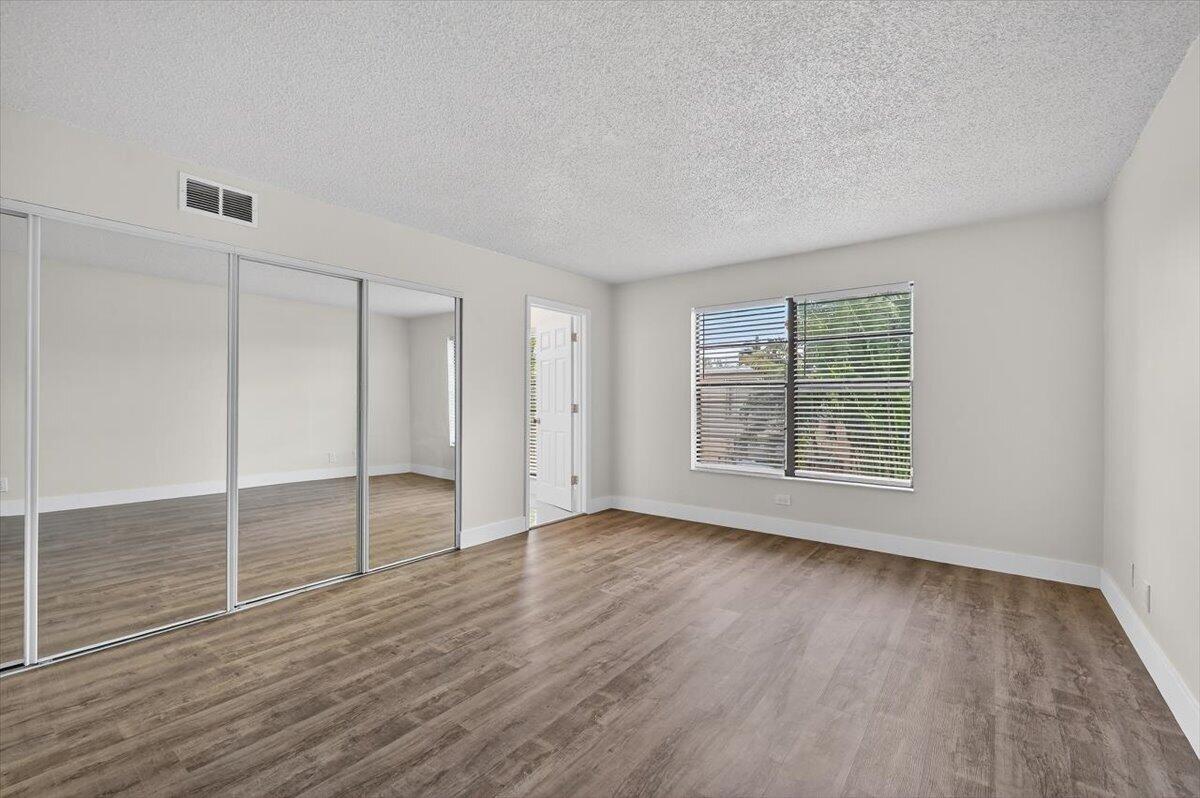 NOVA NORTH CONDOMINIUM 1 - Residential