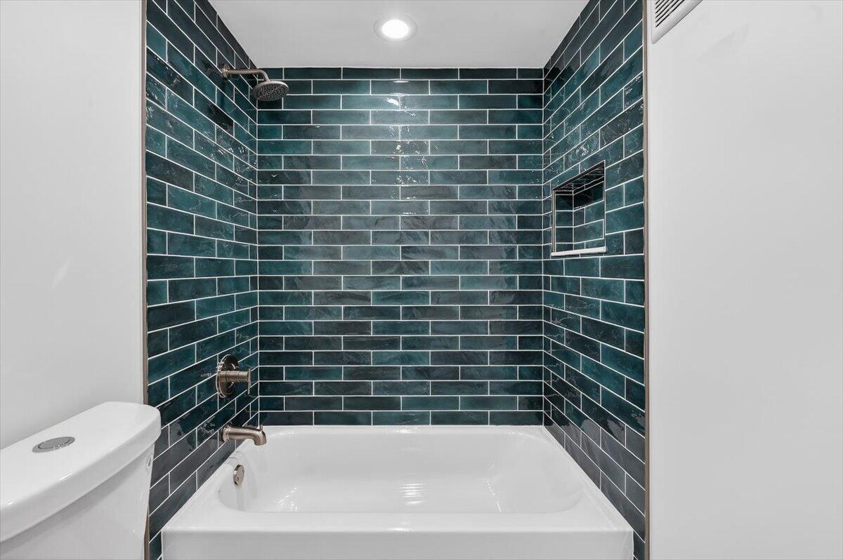 NOVA NORTH CONDOMINIUM 1 - Residential