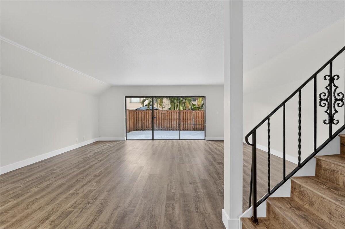 NOVA NORTH CONDOMINIUM 1 - Residential