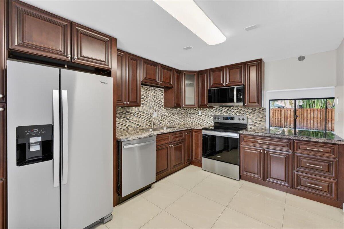 NOVA NORTH CONDOMINIUM 1 - Residential