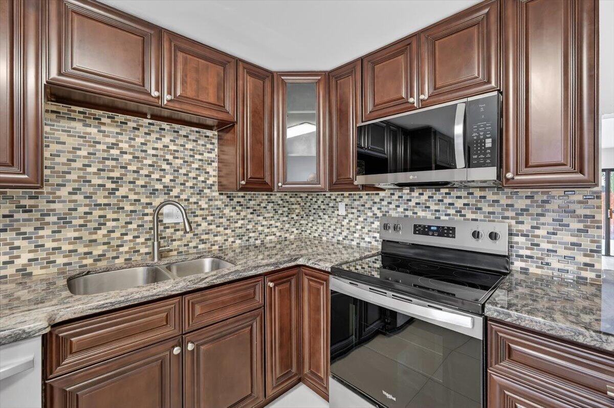 NOVA NORTH CONDOMINIUM 1 - Residential