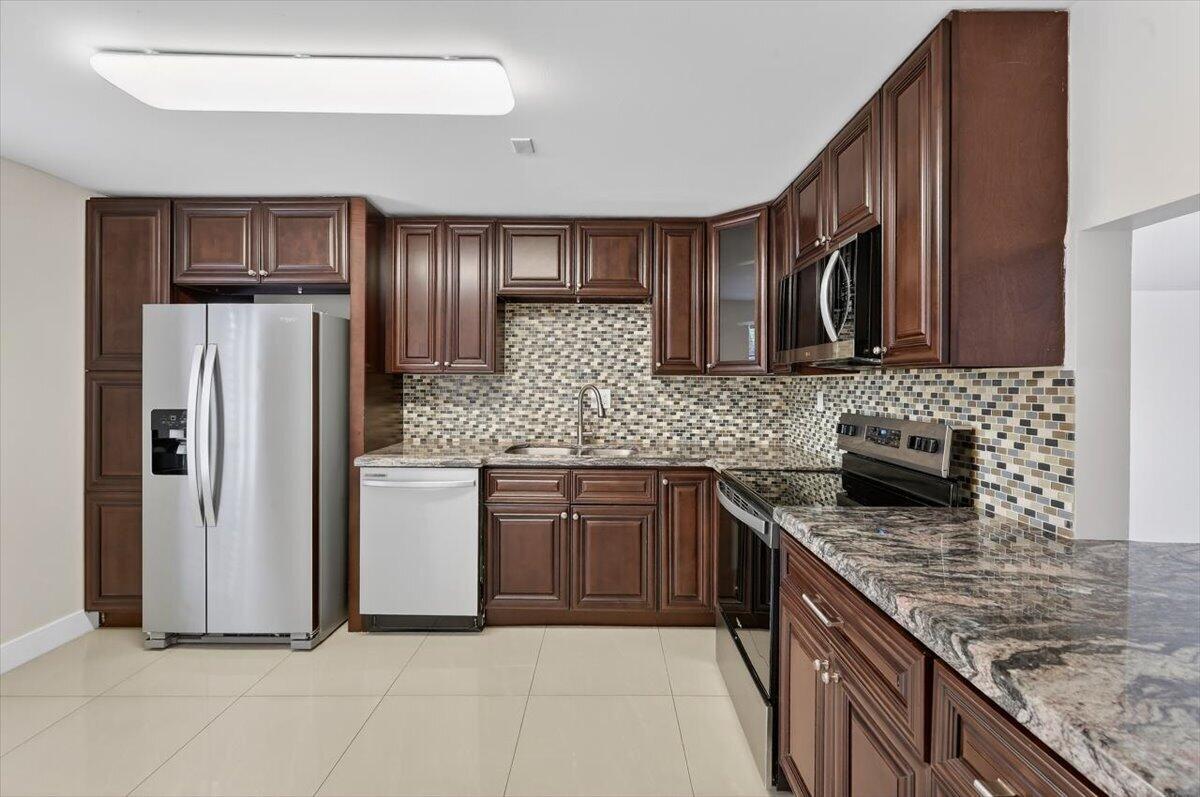 NOVA NORTH CONDOMINIUM 1 - Residential