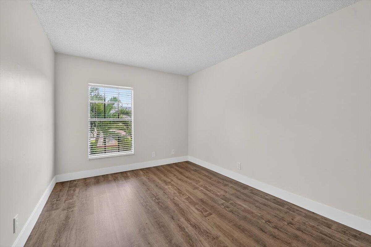 NOVA NORTH CONDOMINIUM 1 - Residential