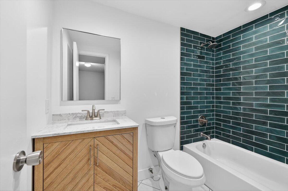 NOVA NORTH CONDOMINIUM 1 - Residential