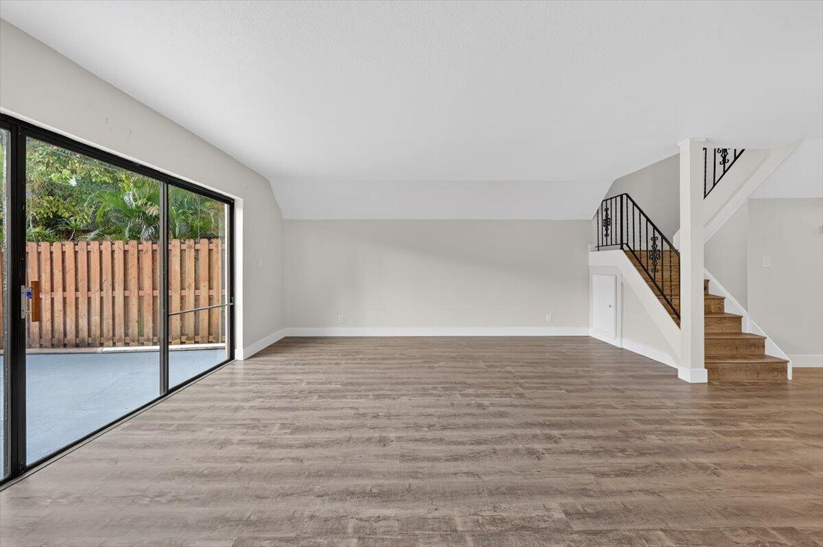 NOVA NORTH CONDOMINIUM 1 - Residential