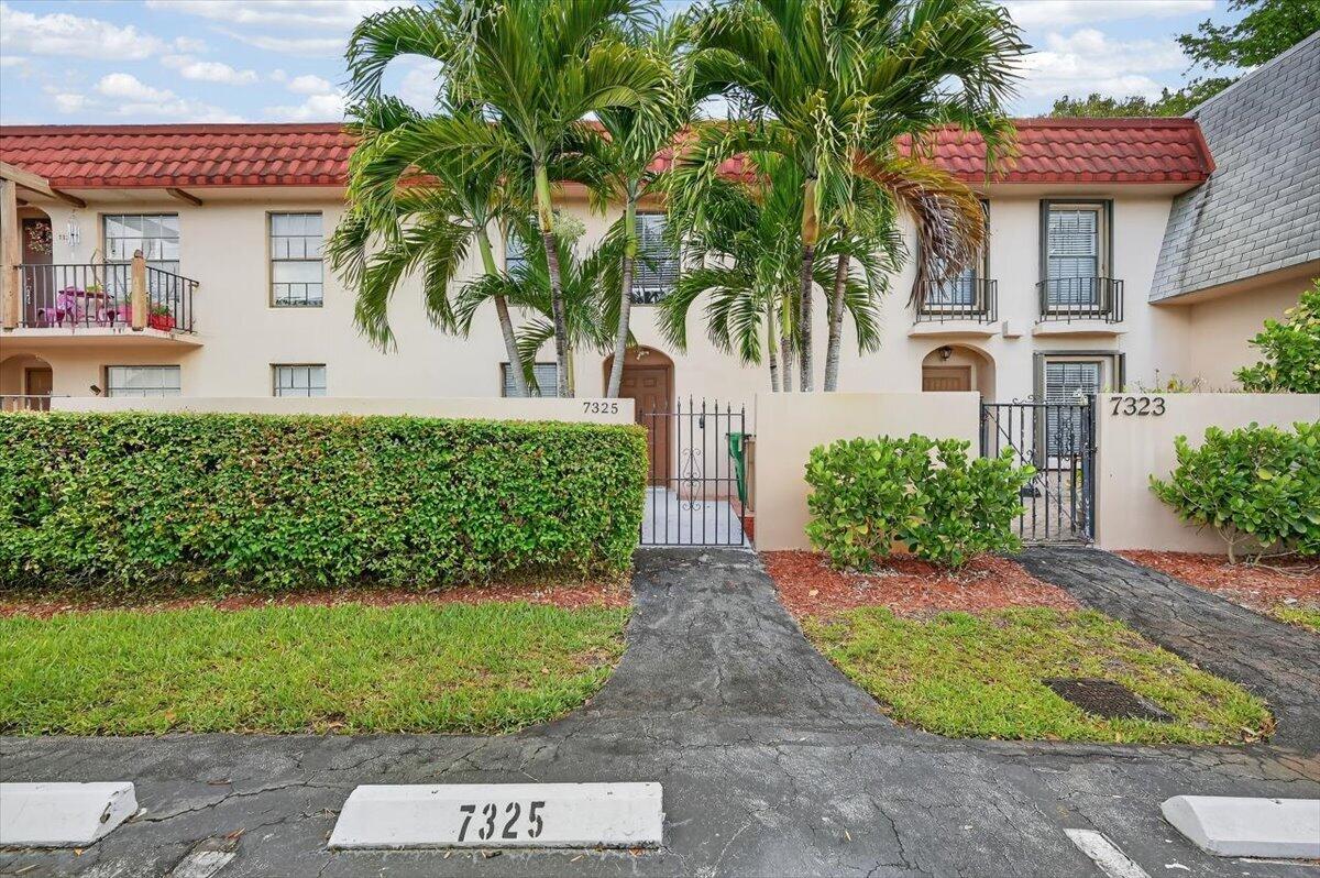 7325 SW 26th Court 22