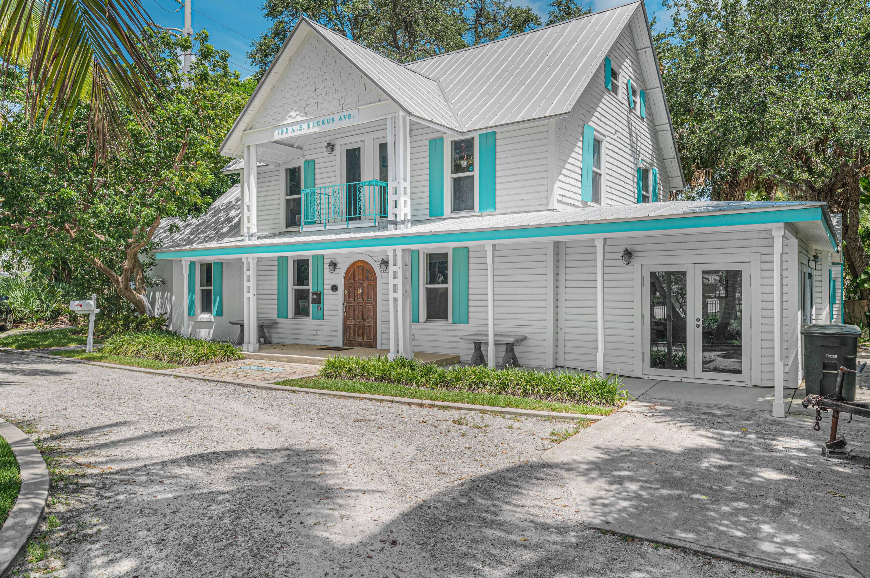 VILLAS AT KINGS LANDING - Residential