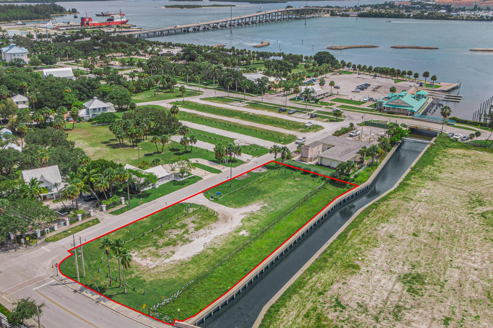 VILLAS AT KINGS LANDING - Residential