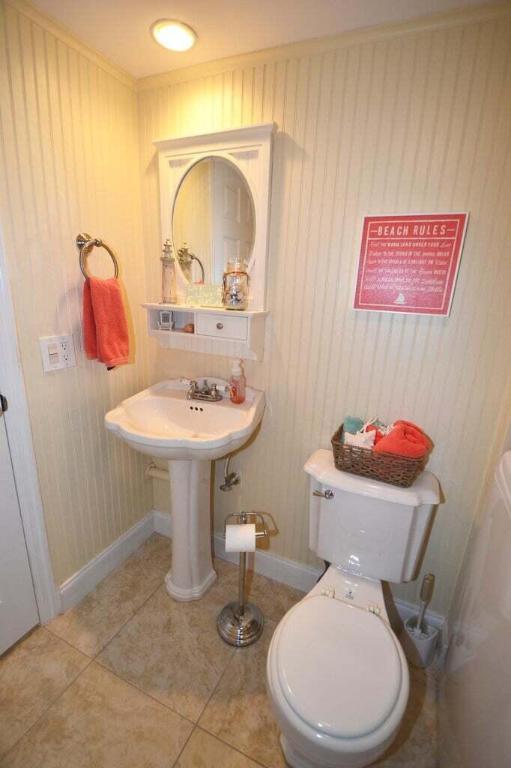 LAKES AT THE BLUFFS, LAKES AT BLUFFS - Residential Lease