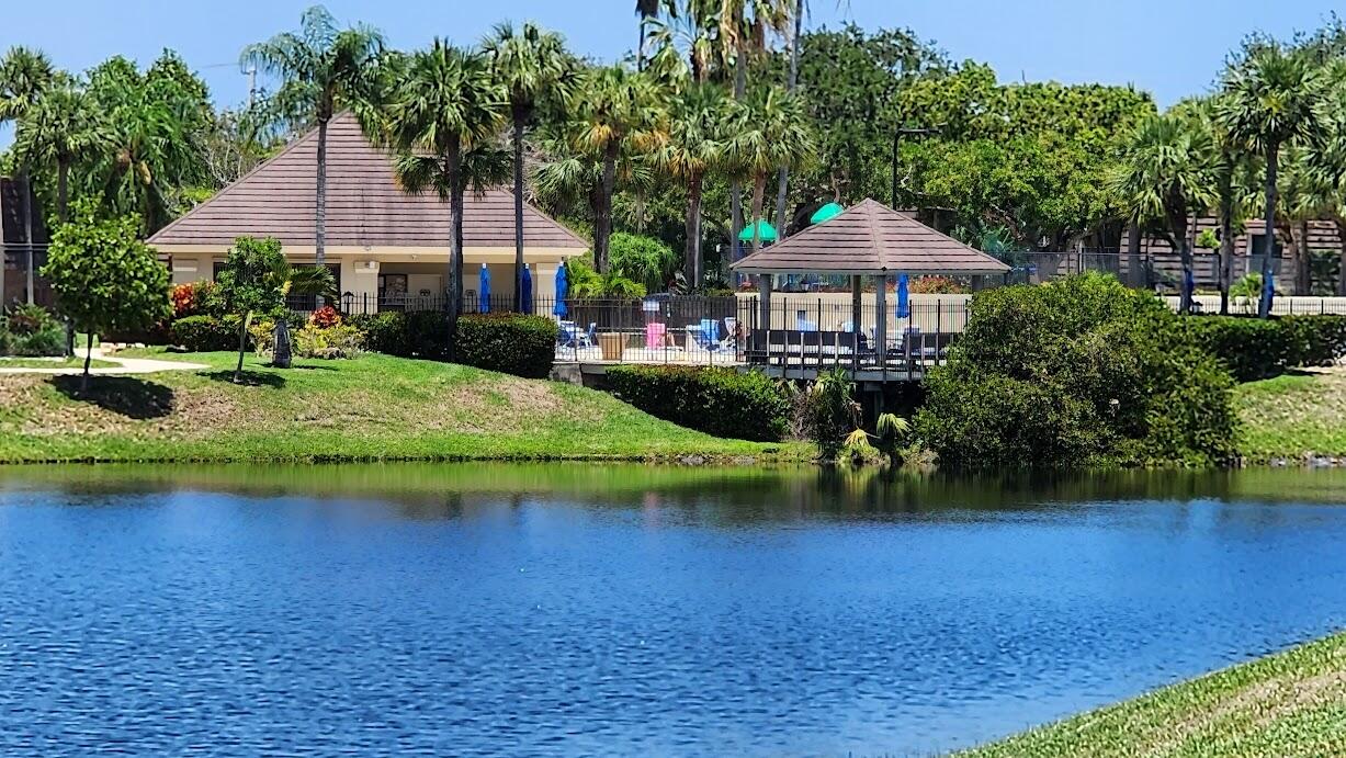 LAKES AT THE BLUFFS, LAKES AT BLUFFS - Residential Lease