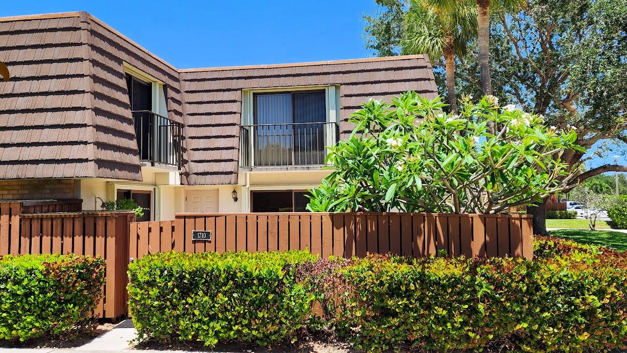 LAKES AT THE BLUFFS, LAKES AT BLUFFS - Residential Lease