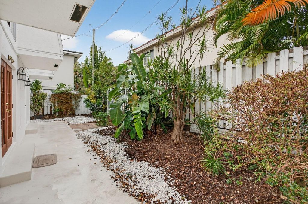 Photo of 536 SE 20th Avenue #1, Deerfield Beach, FL 33441 (MLS # F10545248)