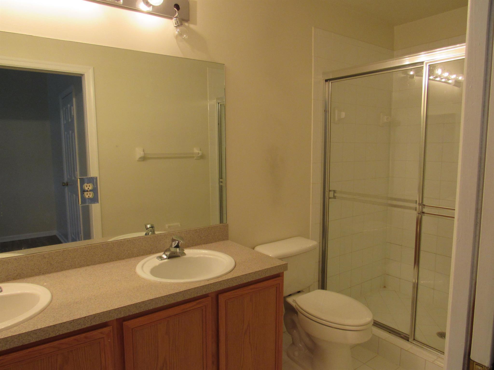 PALMBROOKE TOWNHOMES - Residential Lease