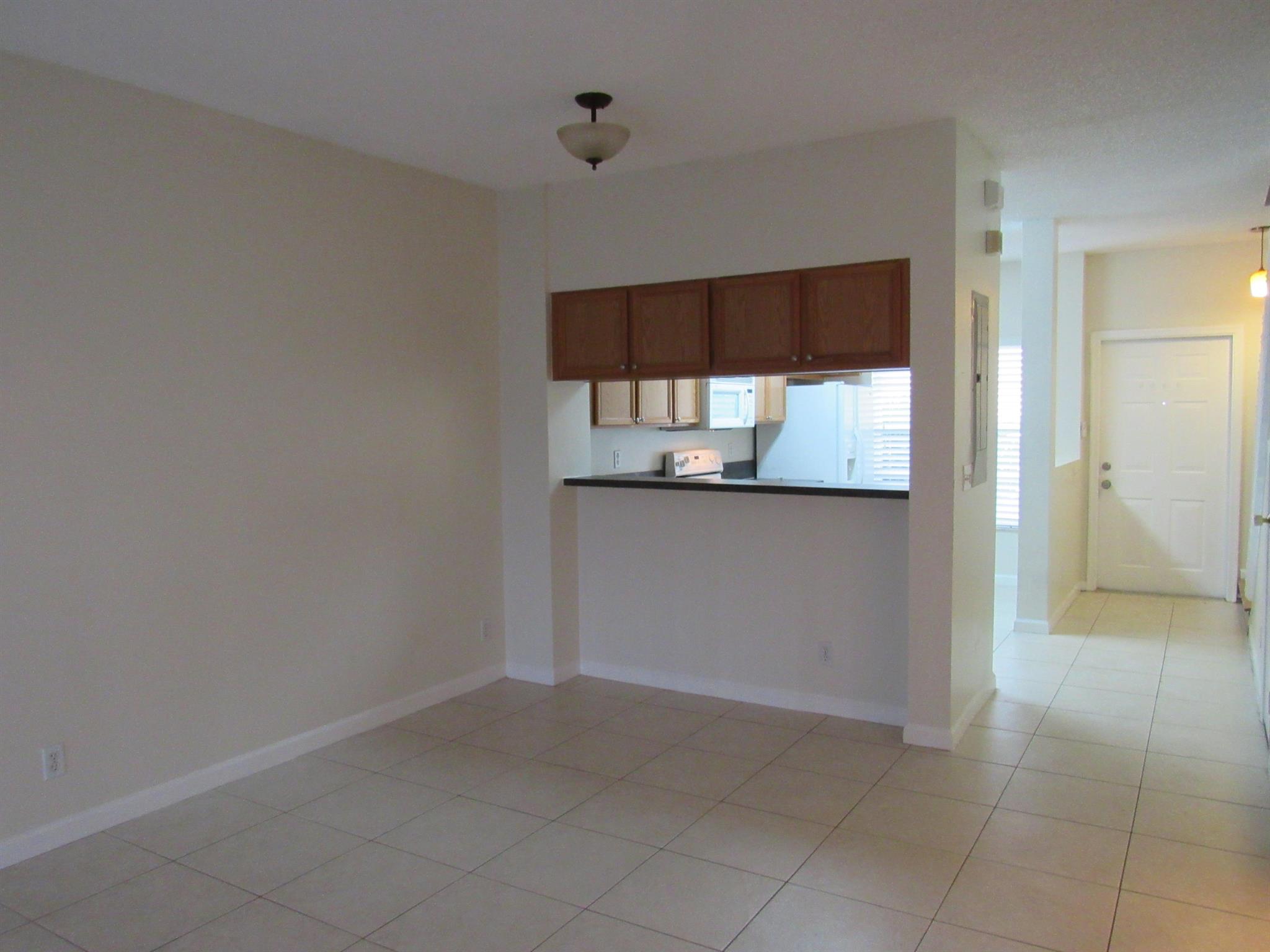 PALMBROOKE TOWNHOMES - Residential Lease