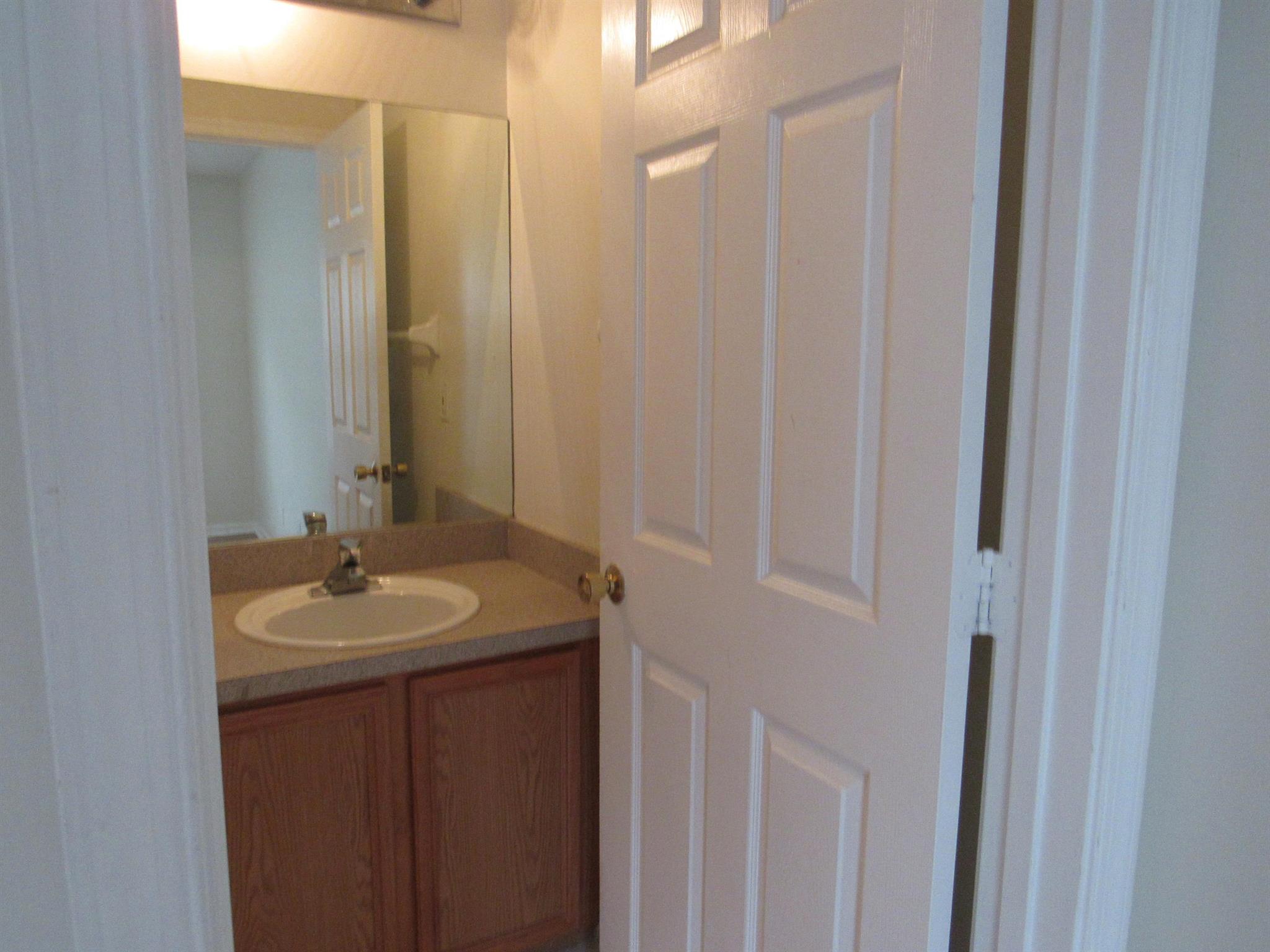 PALMBROOKE TOWNHOMES - Residential Lease