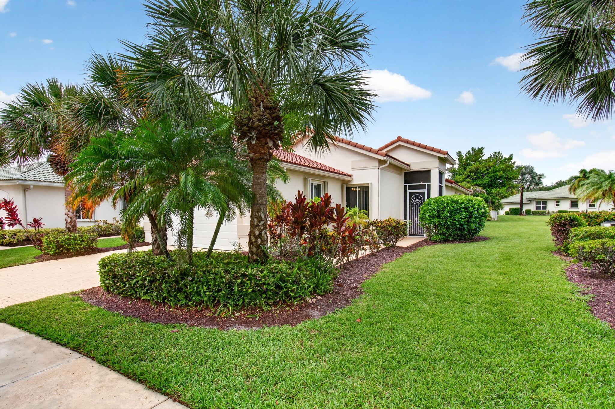 2752 Clipper Circle