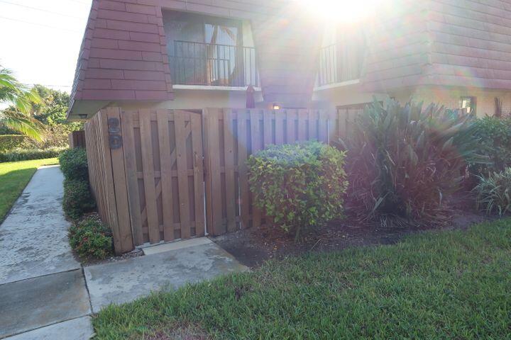 ISLAND VILLAGE PHASE I - Residential Lease