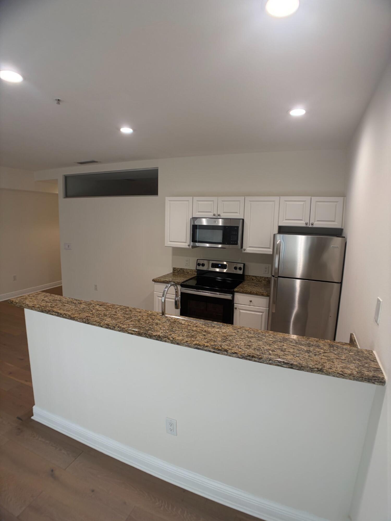 150 SE 3RD Avenue 13