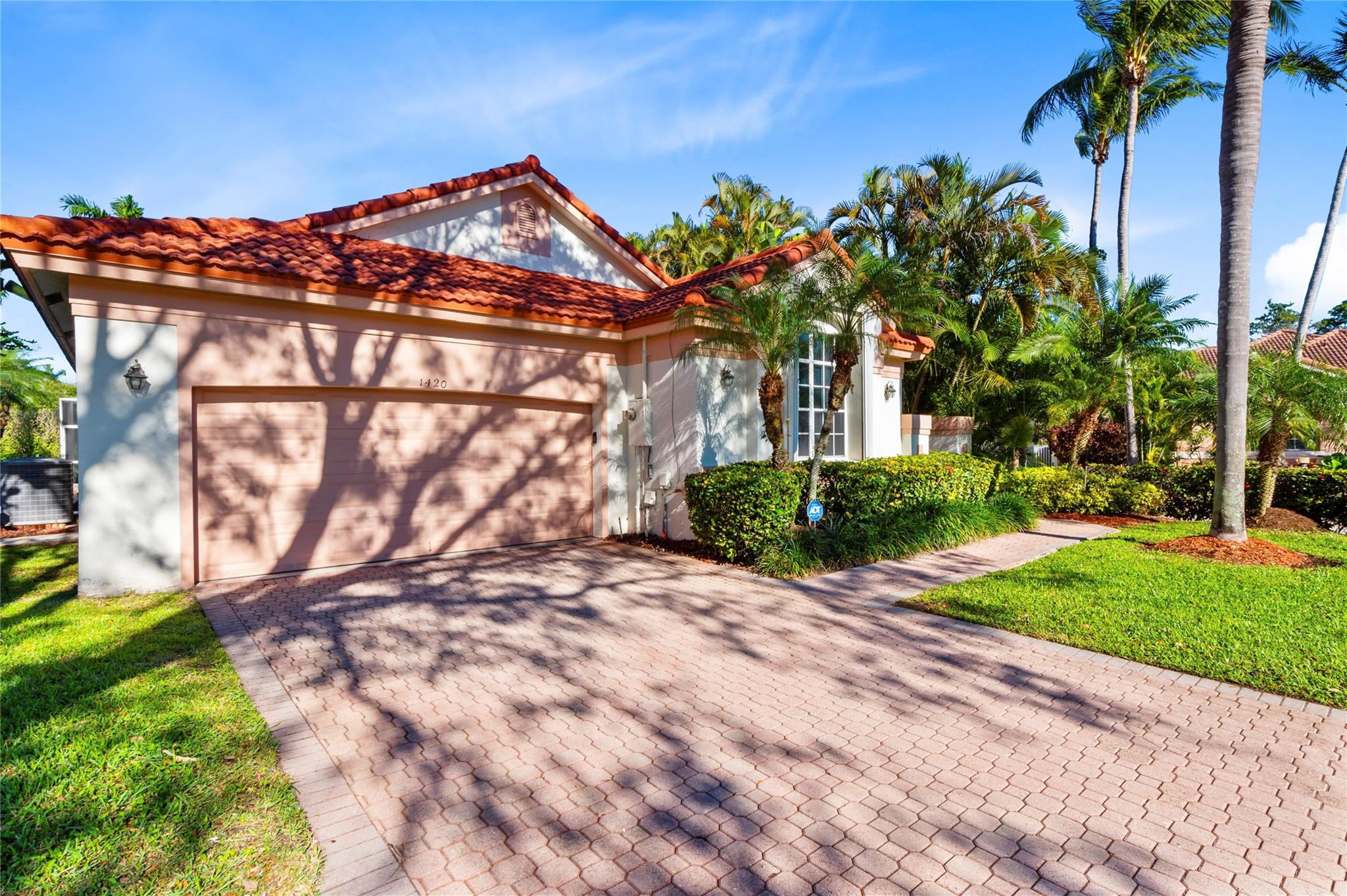 1420 LACOSTA DR