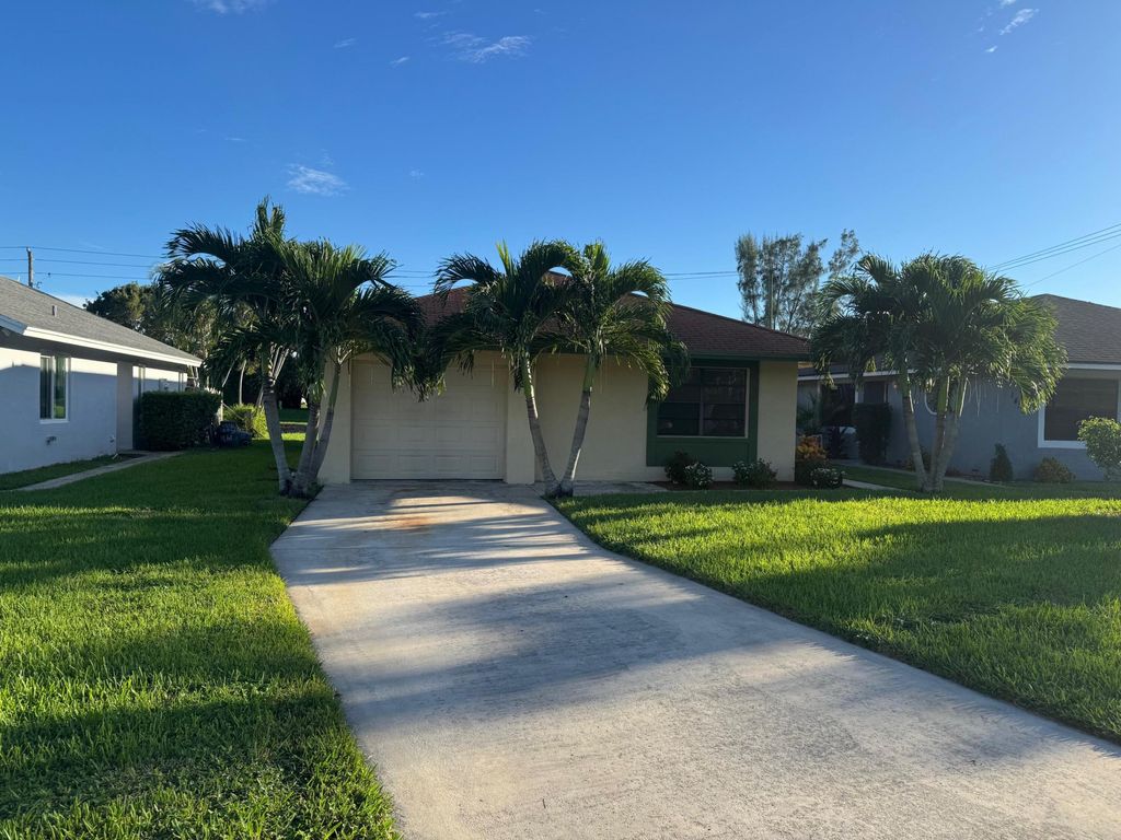 Photo of 1427 Summit Run Circle, West Palm Beach, FL 33415 (MLS # R11131739)