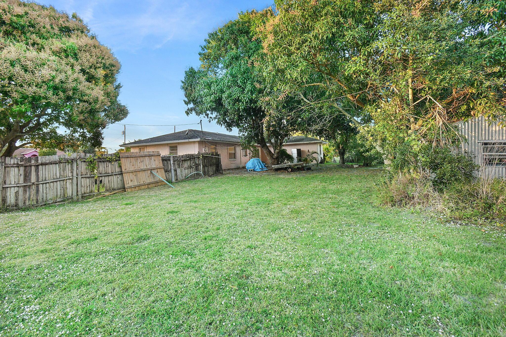 SAN LUCIE PLAZA S/D-UNIT ONE - Residential