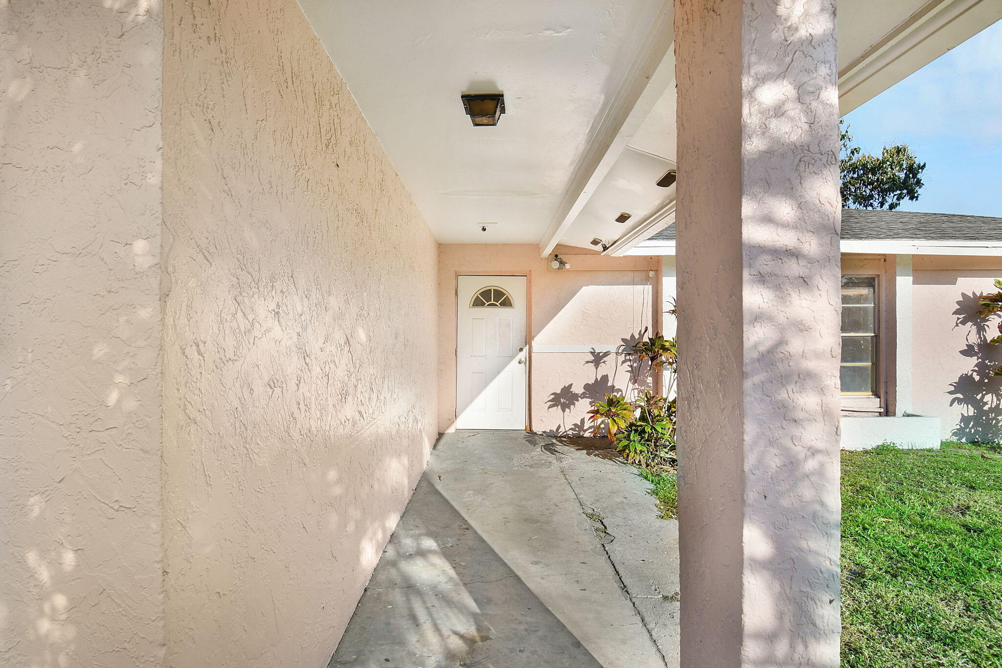 2652 Iroquois Avenue